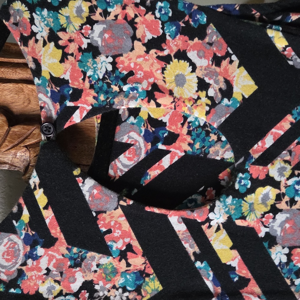Multicolor Patterned Dress - Picture 5 of 7